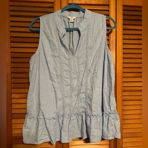 Women’s light blue blouse by Crown and Ivy